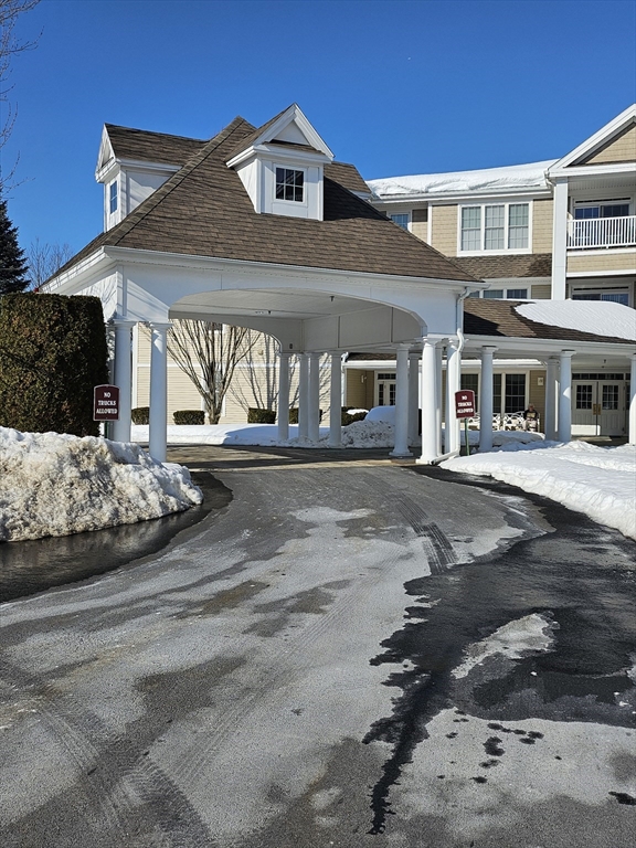 1217 Emerald Court, Tewksbury, Massachusetts, 2 Bedrooms Bedrooms, 5 Rooms Rooms,2 BathroomsBathrooms,Residential,For Sale,Emerald Court,73482750