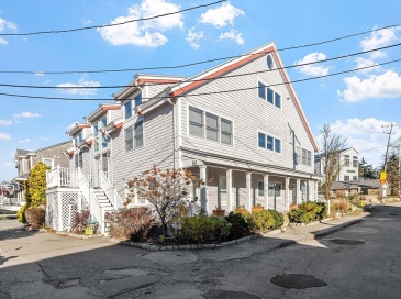 60 Rocky Neck Ave, Gloucester, Massachusetts, 1 Bedroom Bedrooms, 3 Rooms Rooms,1 BathroomBathrooms,Residential,For Sale,Rocky Neck Ave,73482519