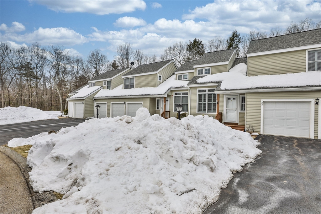 37 Coles Way, Atkinson, New Hampshire, 2 Bedrooms Bedrooms, 7 Rooms Rooms,2.5 BathroomsBathrooms,Residential,For Sale,Coles Way,73482876