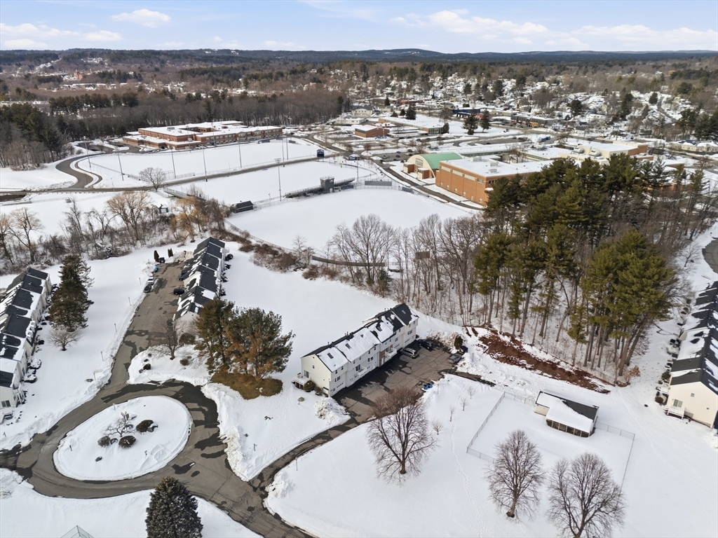 91 Frederick St, Dracut, Massachusetts, 2 Bedrooms Bedrooms, 5 Rooms Rooms,1.5 BathroomsBathrooms,Residential,For Sale,Frederick St,73482799