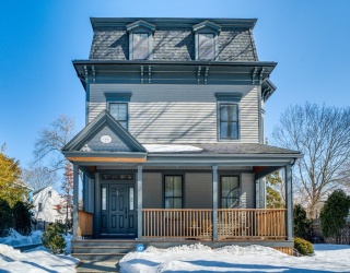 70 Walker St, Newton, Massachusetts, 4 Bedrooms Bedrooms, 9 Rooms Rooms,4.5 BathroomsBathrooms,Residential,For Sale,Walker St,73482896