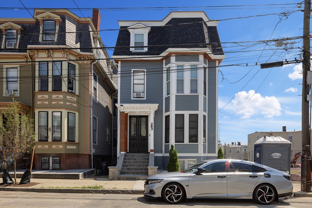 263 Princeton St, Boston, Massachusetts, 13 Bedrooms Bedrooms, 17 Rooms Rooms,5 BathroomsBathrooms,Residential Income,For Sale,Princeton St,73482901