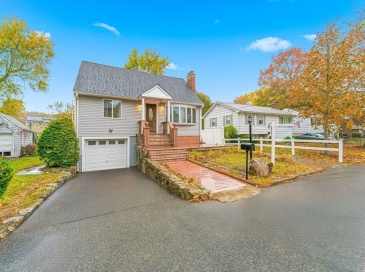 63 Dickerman, Braintree, Massachusetts, 4 Bedrooms Bedrooms, 8 Rooms Rooms,3 BathroomsBathrooms,Residential,For Sale,Dickerman,73482904