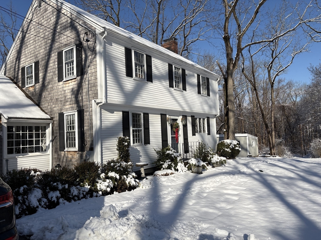 212 S Main Street, Cohasset, Massachusetts, 4 Bedrooms Bedrooms, 7 Rooms Rooms,2 BathroomsBathrooms,Residential,For Sale,S Main Street,73482908