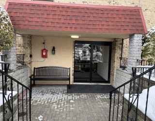 43-51 Albion St, Melrose, Massachusetts, 1 Bedroom Bedrooms, 4 Rooms Rooms,1 BathroomBathrooms,Residential,For Sale,Albion St,73482932