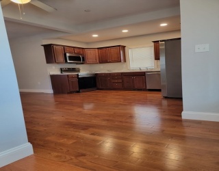 946 Warren, Brockton, Massachusetts, 2 Bedrooms Bedrooms, 4 Rooms Rooms,1.5 BathroomsBathrooms,Residential Lease,For Rent,Warren,73480846