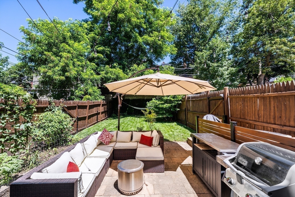 754 E 4th, Boston, Massachusetts, 1 Bedroom Bedrooms, 3 Rooms Rooms,1 BathroomBathrooms,Residential Lease,For Rent,E 4th,73480031