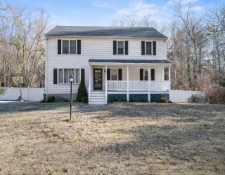 198 Elm St, Pembroke, Massachusetts, 4 Bedrooms Bedrooms, 7 Rooms Rooms,2 BathroomsBathrooms,Residential,For Sale,Elm St,73463016