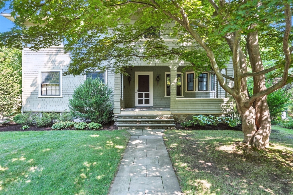 51 Bloomfield Street, Lexington, Massachusetts, 6 Bedrooms Bedrooms, 11 Rooms Rooms,2.5 BathroomsBathrooms,Residential,For Sale,Bloomfield Street,73483020