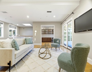 38 Brookford St, Cambridge, Massachusetts, 2 Bedrooms Bedrooms, 6 Rooms Rooms,2 BathroomsBathrooms,Residential,For Sale,Brookford St,73483097