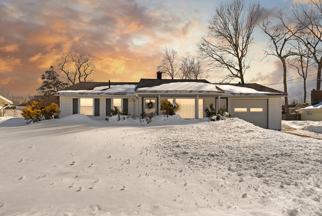 275 Jon Dr, Brockton, Massachusetts, 3 Bedrooms Bedrooms, 6 Rooms Rooms,1 BathroomBathrooms,Residential,For Sale,Jon Dr,73483082