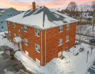 40 Railroad Ave, Beverly, Massachusetts, 1 Bedroom Bedrooms, 3 Rooms Rooms,1 BathroomBathrooms,Residential,For Sale,Railroad Ave,73483086