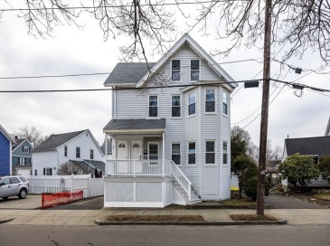 34-36 West Highland Ave, Melrose, Massachusetts, 5 Bedrooms Bedrooms, 12 Rooms Rooms,2 BathroomsBathrooms,Residential Income,For Sale,West Highland Ave,73483077