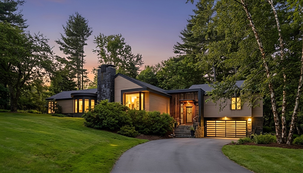 719 Wellesley St, Weston, Massachusetts, 4 Bedrooms Bedrooms, 13 Rooms Rooms,4.5 BathroomsBathrooms,Residential Lease,For Rent,Wellesley St,73482628