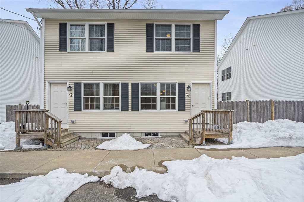 285 Lake St, Weymouth, Massachusetts, 2 Bedrooms Bedrooms, 4 Rooms Rooms,1.5 BathroomsBathrooms,Residential Lease,For Rent,Lake St,73482703