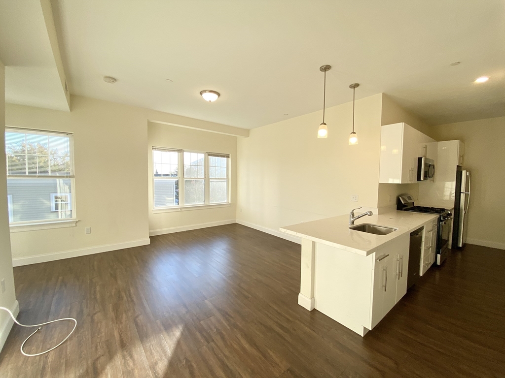 81 Amory St, Boston, Massachusetts, 3 Bedrooms Bedrooms, 6 Rooms Rooms,2 BathroomsBathrooms,Residential Lease,For Rent,Amory St,73482970