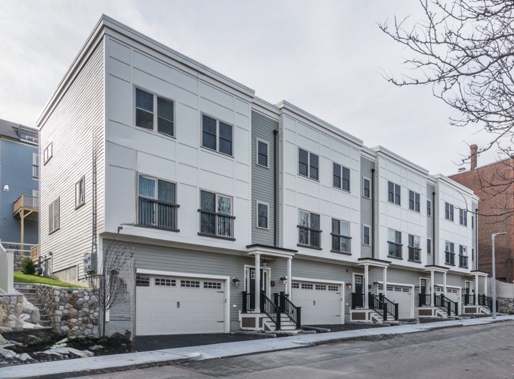 35 Lambert St, Boston, Massachusetts, 3 Bedrooms Bedrooms, 5 Rooms Rooms,2.5 BathroomsBathrooms,Residential Lease,For Rent,Lambert St,73482980