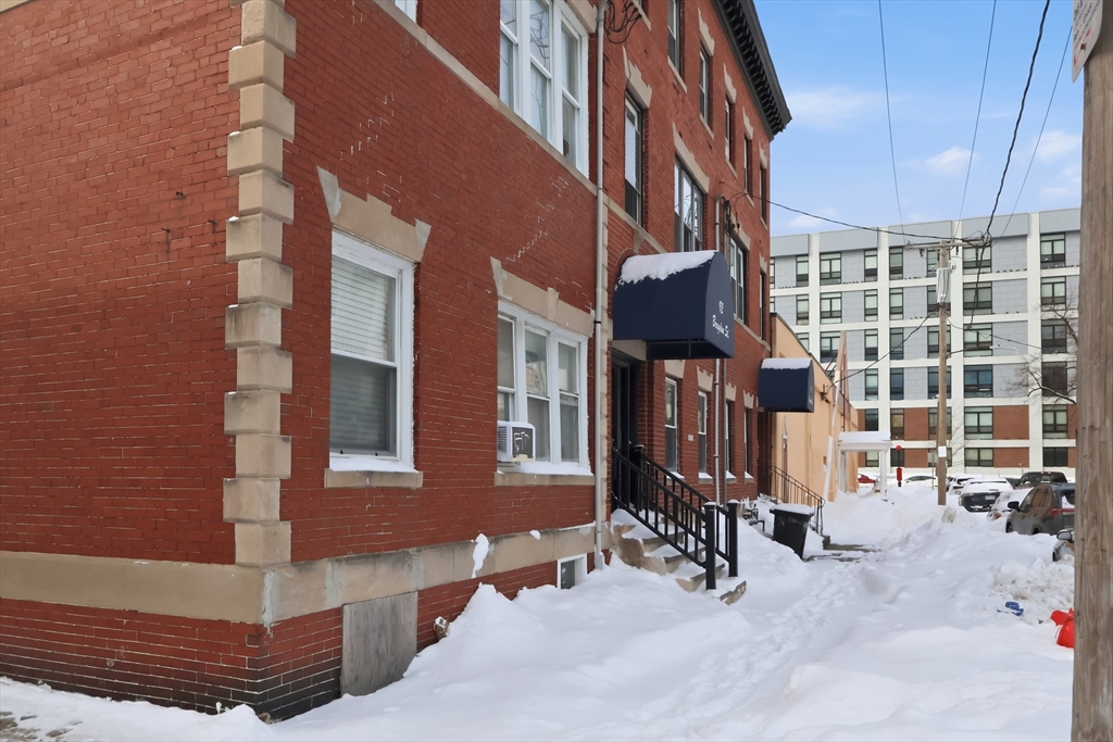 92 Bragdon St, Boston, Massachusetts, 3 Bedrooms Bedrooms, 4 Rooms Rooms,1 BathroomBathrooms,Residential Lease,For Rent,Bragdon St,73482873