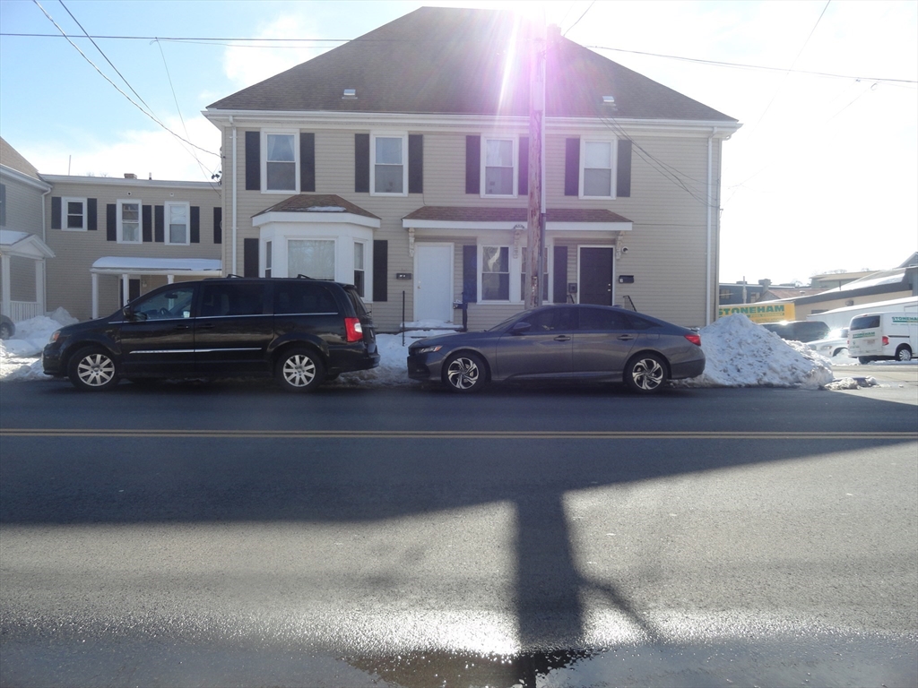 49 Franklin St, Stoneham, Massachusetts, 2 Bedrooms Bedrooms, 5 Rooms Rooms,1 BathroomBathrooms,Residential Lease,For Rent,Franklin St,73483099