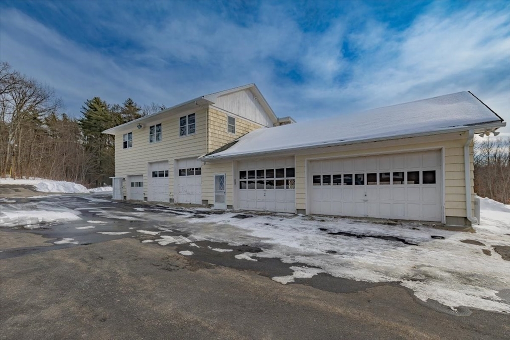 1083 Mount Elam Rd, Leominster, Massachusetts, 2 Bedrooms Bedrooms, 5 Rooms Rooms,1 BathroomBathrooms,Residential,For Sale,Mount Elam Rd,73483014