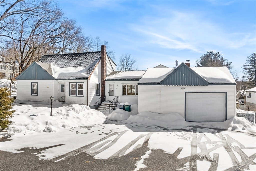 2 Perreault Ave, Billerica, Massachusetts, 4 Bedrooms Bedrooms, 7 Rooms Rooms,1.5 BathroomsBathrooms,Residential,For Sale,Perreault Ave,73483104