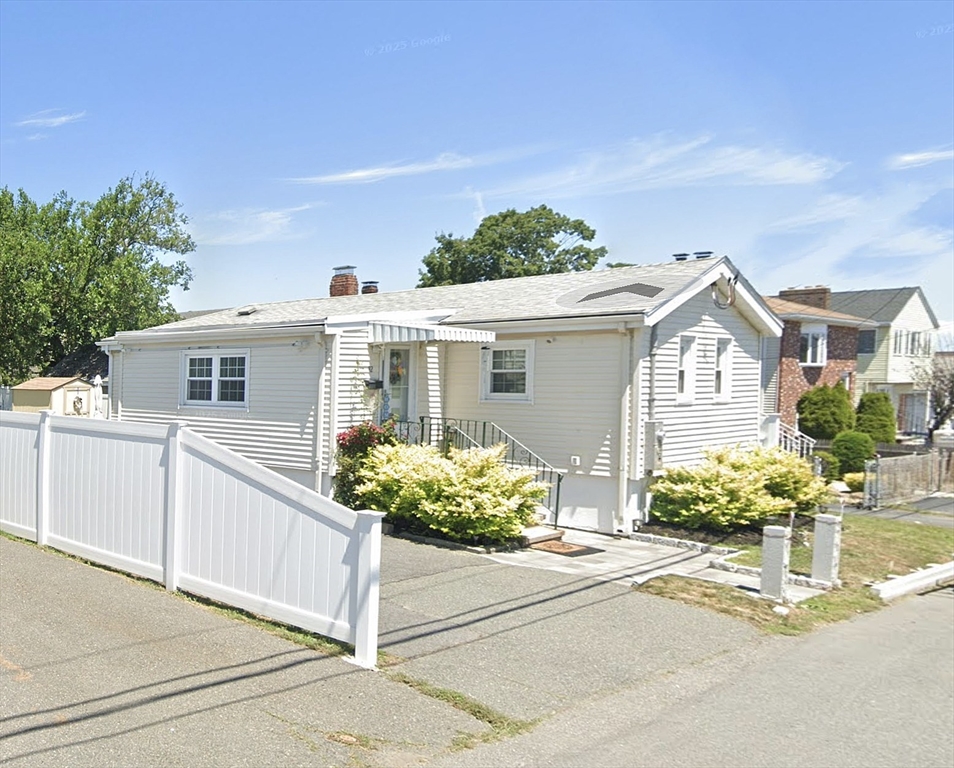 91 Pemberton St, Revere, Massachusetts, 3 Bedrooms Bedrooms, 6 Rooms Rooms,2 BathroomsBathrooms,Residential,For Sale,Pemberton St,73483101