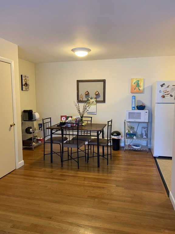 300 Main, Woburn, Massachusetts, 1 Bedroom Bedrooms, 3 Rooms Rooms,1 BathroomBathrooms,Residential Lease,For Rent,Main,73483113