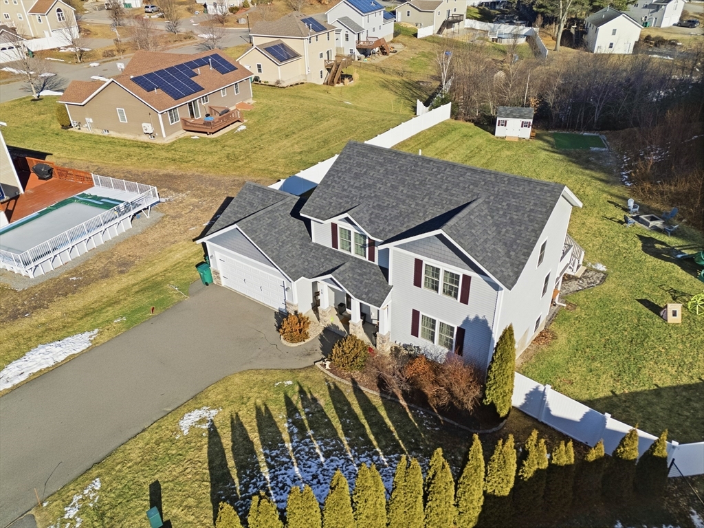 18 Downy Cir, Fitchburg, Massachusetts, 3 Bedrooms Bedrooms, 6 Rooms Rooms,3 BathroomsBathrooms,Residential,For Sale,Downy Cir,73483116