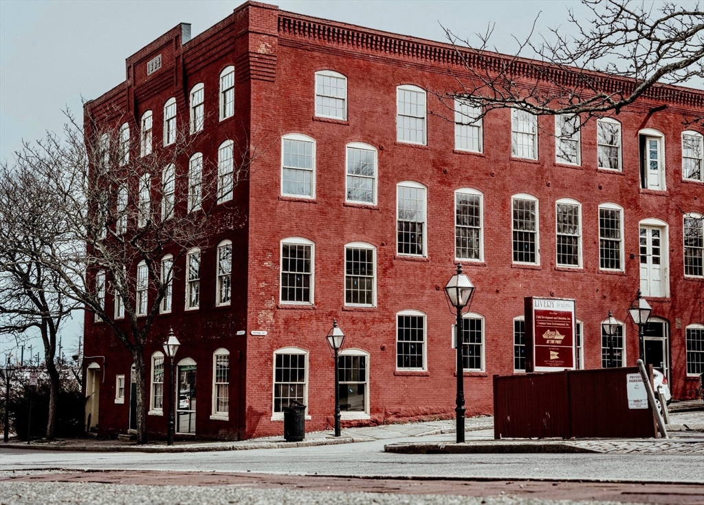 87 North Water Street, New Bedford, Massachusetts, 1 Bedroom Bedrooms, 4 Rooms Rooms,1 BathroomBathrooms,Residential Lease,For Rent,North Water Street,73483136