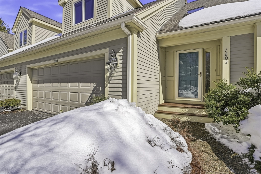 1203 Magnolia Drive, Wayland, Massachusetts, 2 Bedrooms Bedrooms, 6 Rooms Rooms,2.5 BathroomsBathrooms,Residential,For Sale,Magnolia Drive,73483093