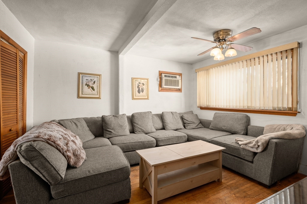 288 Cedar St, Somerville, Massachusetts, 3 Bedrooms Bedrooms, 8 Rooms Rooms,1.5 BathroomsBathrooms,Residential,For Sale,Cedar St,73483197