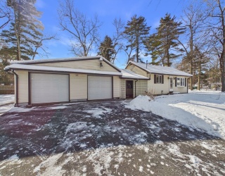 2 Carter St, Palmer, Massachusetts, 2 Bedrooms Bedrooms, 4 Rooms Rooms,1 BathroomBathrooms,Residential,For Sale,Carter St,73470359