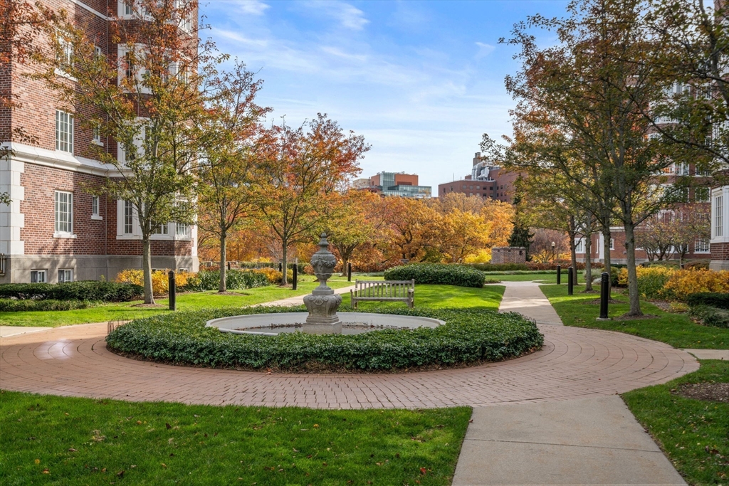 20 Chapel St, Brookline, Massachusetts, 3 Bedrooms Bedrooms, 6 Rooms Rooms,3 BathroomsBathrooms,Residential,For Sale,Chapel St,73453500