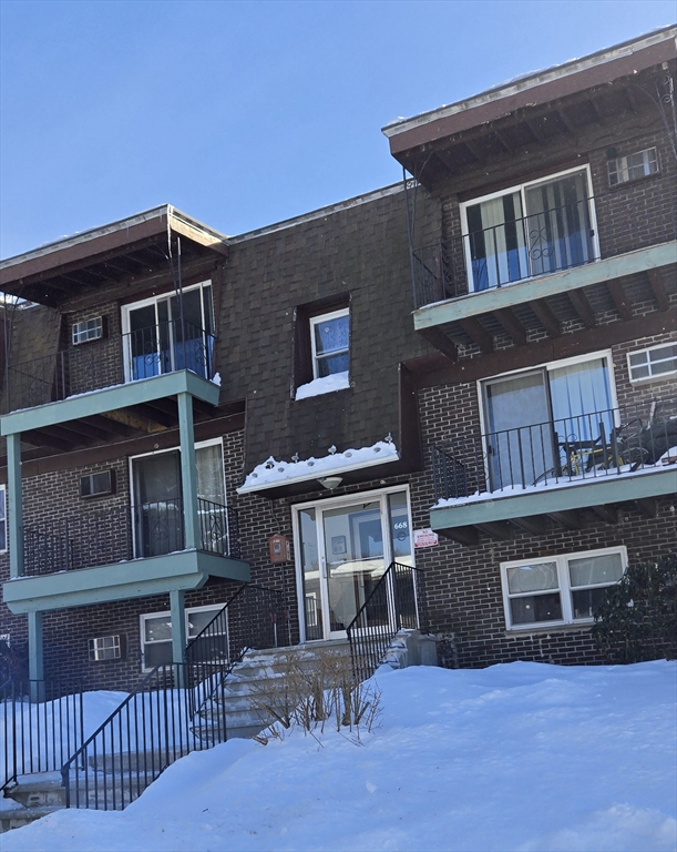 668 Robbins Ave, Dracut, Massachusetts, 2 Bedrooms Bedrooms, 4 Rooms Rooms,1 BathroomBathrooms,Residential Lease,For Rent,Robbins Ave,73473119