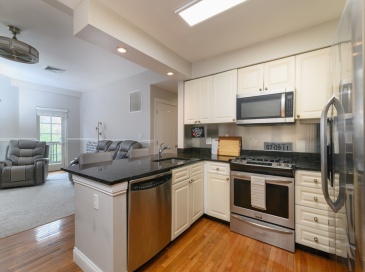 501 Commerce Dr, Braintree, Massachusetts, 2 Bedrooms Bedrooms, 4 Rooms Rooms,2 BathroomsBathrooms,Residential,For Sale,Commerce Dr,73454197