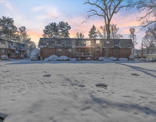 42 Main St, North Reading, Massachusetts, 2 Bedrooms Bedrooms, 4 Rooms Rooms,1 BathroomBathrooms,Residential,For Sale,Main St,73470070