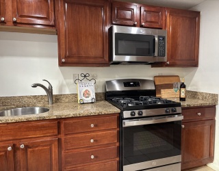 146 Willow Street, Waltham, Massachusetts, 1 Bedroom Bedrooms, 4 Rooms Rooms,1 BathroomBathrooms,Residential Lease,For Rent,Willow Street,73479777