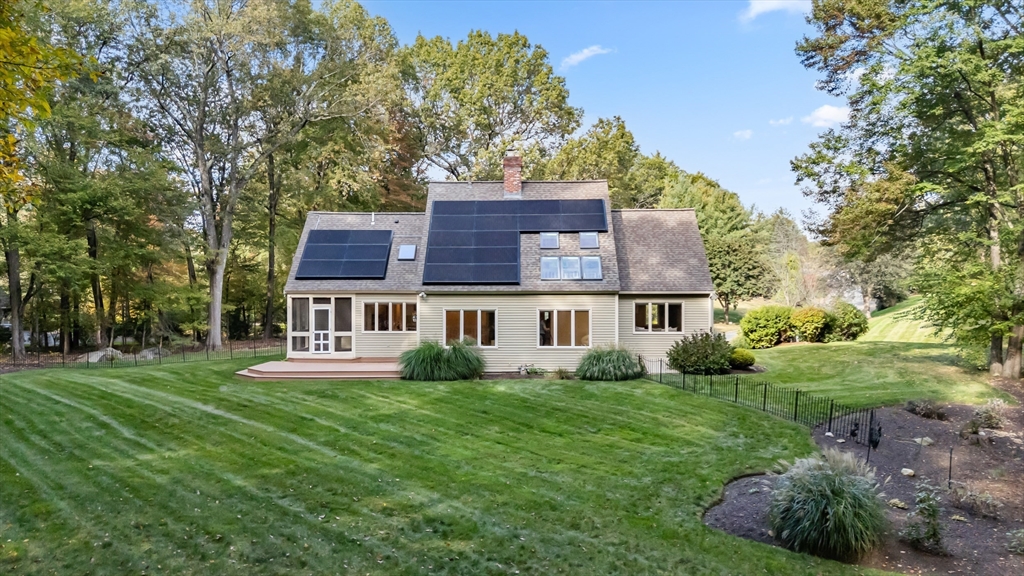 28 Garvey Road, Framingham, Massachusetts, 4 Bedrooms Bedrooms, 9 Rooms Rooms,2.5 BathroomsBathrooms,Residential,For Sale,Garvey Road,73442113