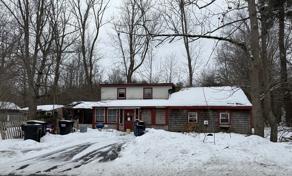 279 Pine St, East Bridgewater, Massachusetts, 3 Bedrooms Bedrooms, 6 Rooms Rooms,1 BathroomBathrooms,Residential,For Sale,Pine St,73483249