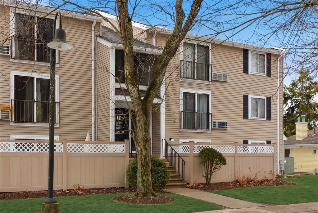 11 Village Rock Ln, Natick, Massachusetts, 1 Bedroom Bedrooms, 4 Rooms Rooms,1 BathroomBathrooms,Residential,For Sale,Village Rock Ln,73483414
