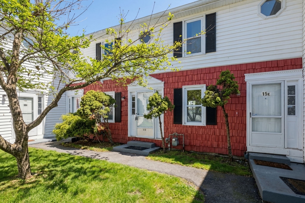 15 Crescent St, Lawrence, Massachusetts, 2 Bedrooms Bedrooms, 4 Rooms Rooms,1.5 BathroomsBathrooms,Residential,For Sale,Crescent St,73483357