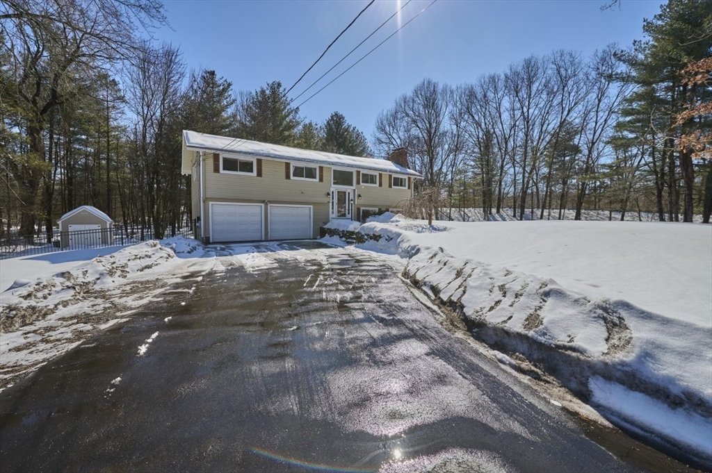 202 Brewer St, Northborough, Massachusetts, 3 Bedrooms Bedrooms, 6 Rooms Rooms,2.5 BathroomsBathrooms,Residential,For Sale,Brewer St,73483410