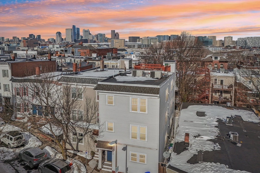 108 Emerson St, Boston, Massachusetts, 2 Bedrooms Bedrooms, 6 Rooms Rooms,3 BathroomsBathrooms,Residential,For Sale,Emerson St,73478253