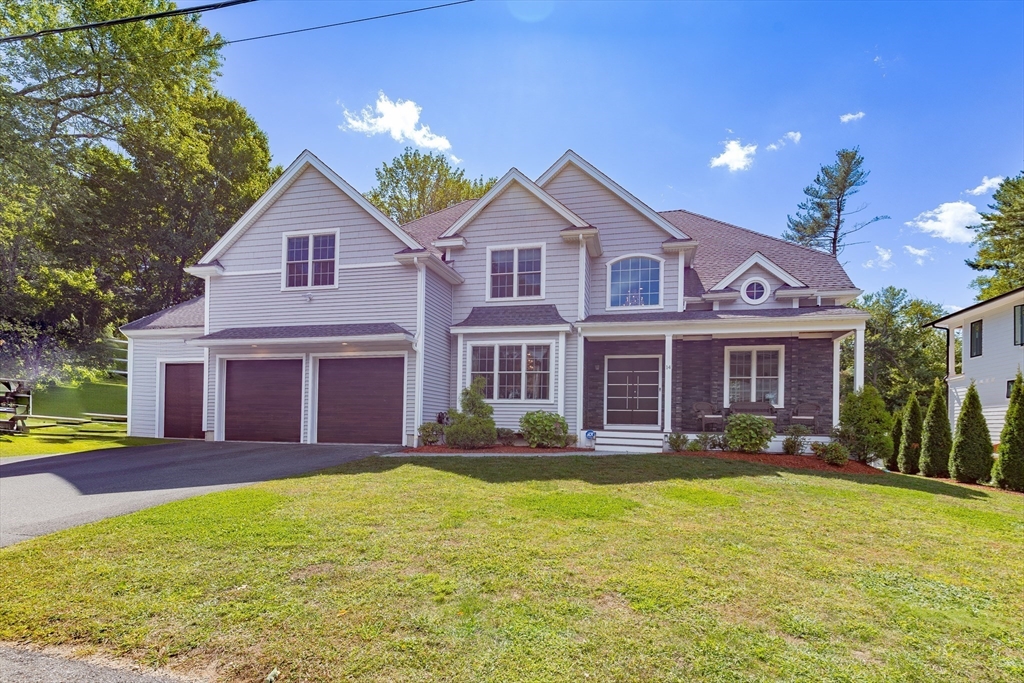 14 Sarah St, Burlington, Massachusetts, 5 Bedrooms Bedrooms, 9 Rooms Rooms,5 BathroomsBathrooms,Residential,For Sale,Sarah St,73483374