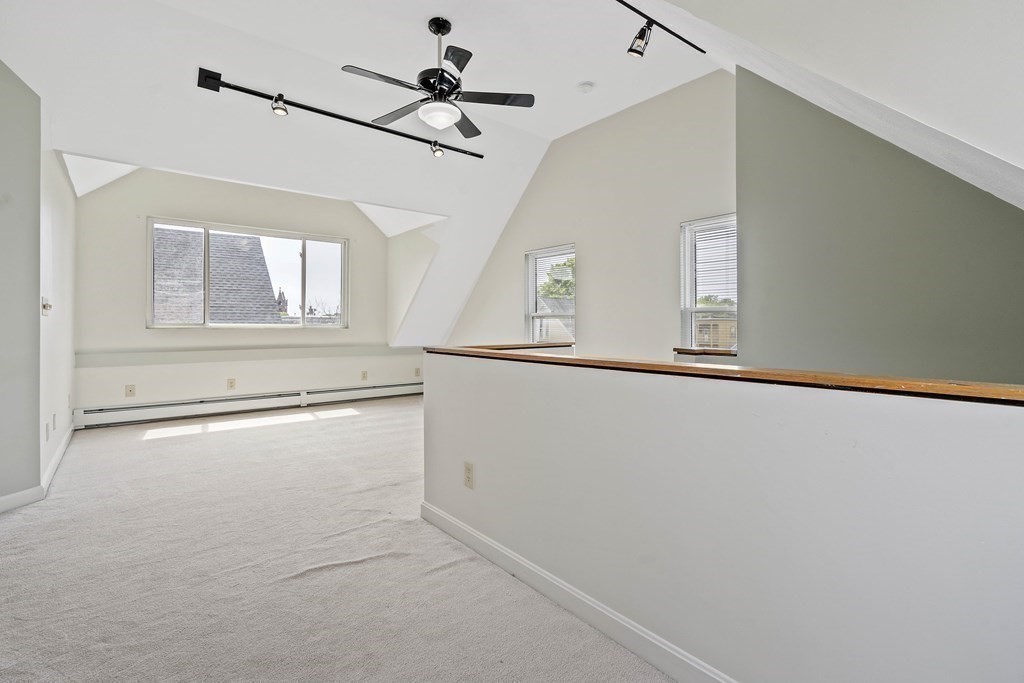 25 Brimblecom, Lynn, Massachusetts, 3 Bedrooms Bedrooms, 6 Rooms Rooms,1 BathroomBathrooms,Residential Lease,For Rent,Brimblecom,73483405