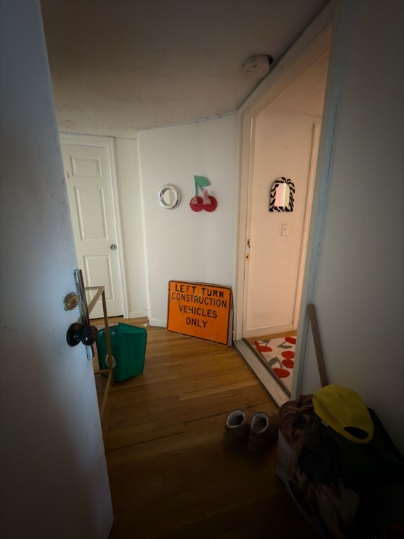 26 Greylock Rd, Boston, Massachusetts, 3 Bedrooms Bedrooms, 6 Rooms Rooms,3 BathroomsBathrooms,Residential Lease,For Rent,Greylock Rd,73483407