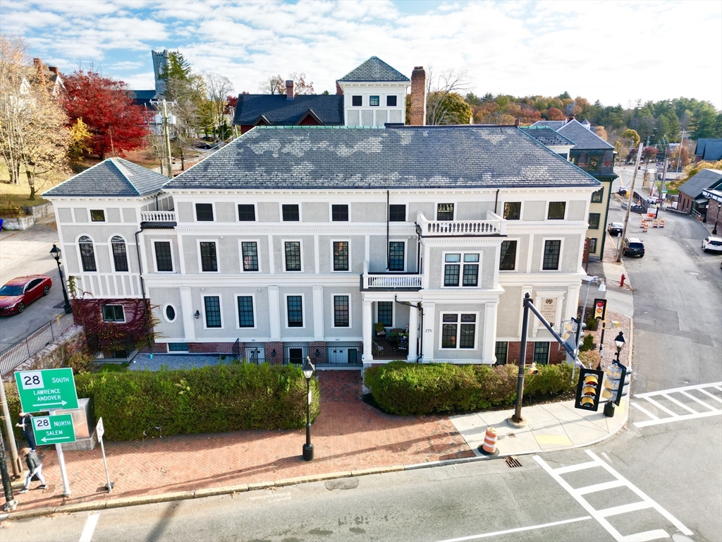 275 Broadway, Methuen, Massachusetts, 1 Bedroom Bedrooms, 3 Rooms Rooms,1 BathroomBathrooms,Residential Lease,For Rent,Broadway,73416038