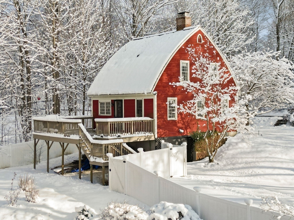 14 Sawmill Brook Rd, West Newbury, Massachusetts, 2 Bedrooms Bedrooms, 5 Rooms Rooms,1 BathroomBathrooms,Residential,For Sale,Sawmill Brook Rd,73471941