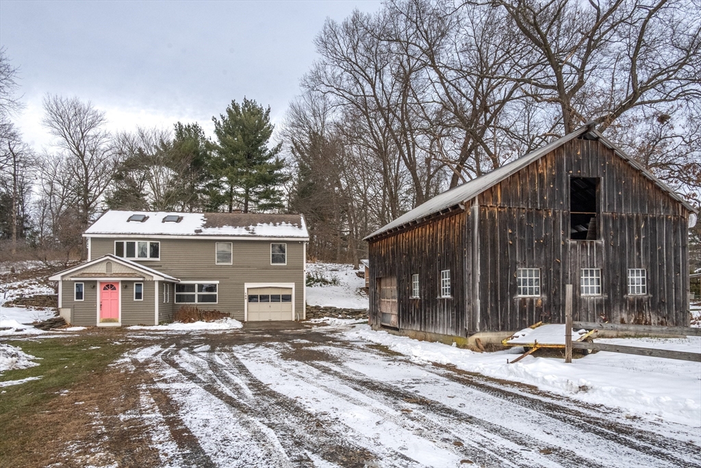 163 Prospect St Ext, Westfield, Massachusetts, 3 Bedrooms Bedrooms, 6 Rooms Rooms,1.5 BathroomsBathrooms,Residential,For Sale,Prospect St Ext,73461271