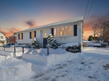 51 Thurman Street, Everett, Massachusetts, 3 Bedrooms Bedrooms, 6 Rooms Rooms,1 BathroomBathrooms,Residential,For Sale,Thurman Street,73472894